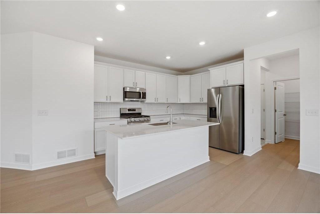 18348A Gladhurst Ln - Photo 3 of 15