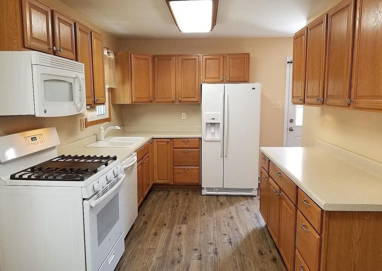 411 Atkinson Rd - Photo 2 of 10