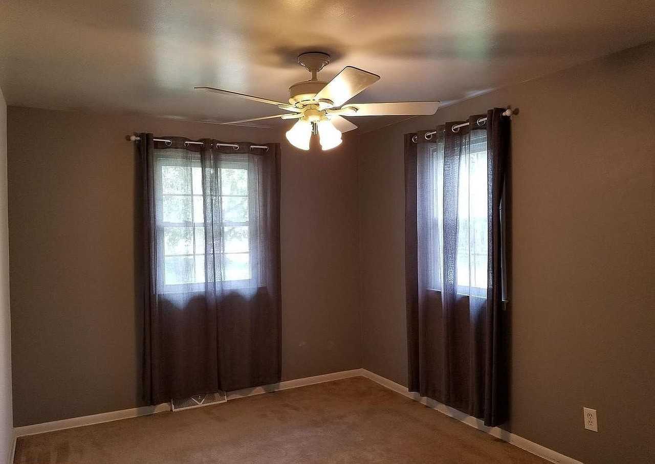411 Atkinson Rd - Photo 6 of 10