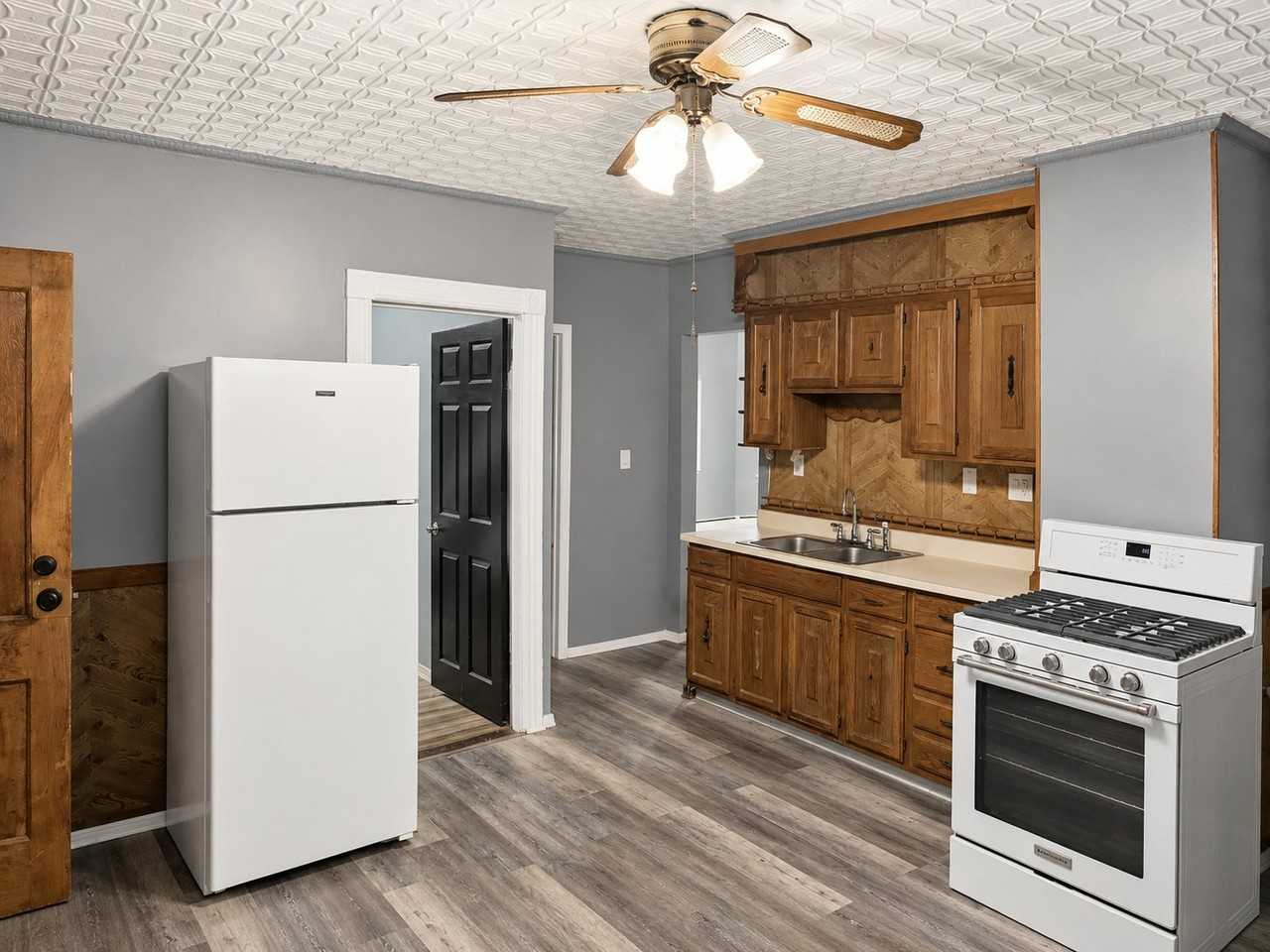 63 Brayton Ave #3 - Photo 5 of 12