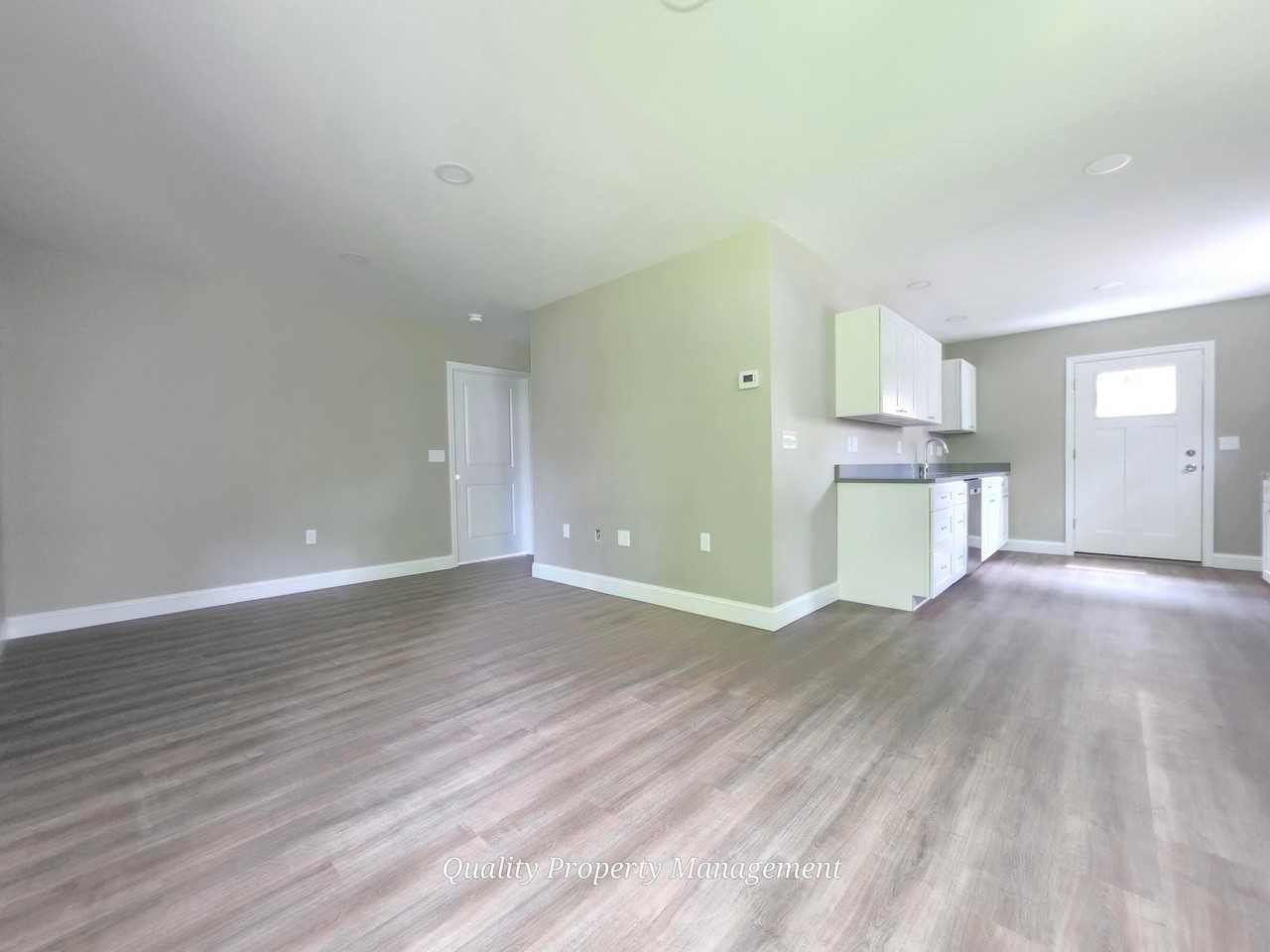 371 Lincoln St #3 - Photo 5 of 16