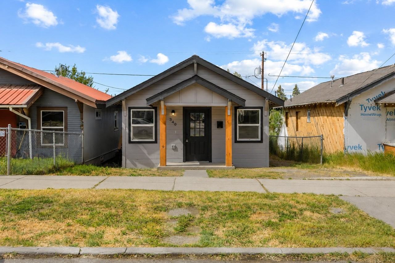 340 Martin St - Photo 2 of 20