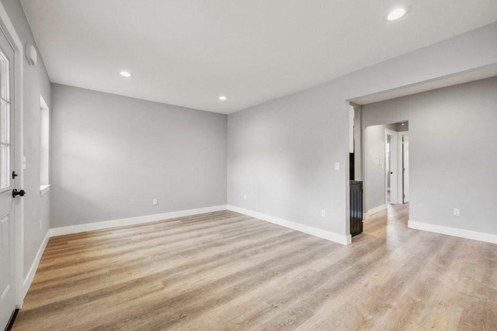 340 Martin St - Photo 7 of 20