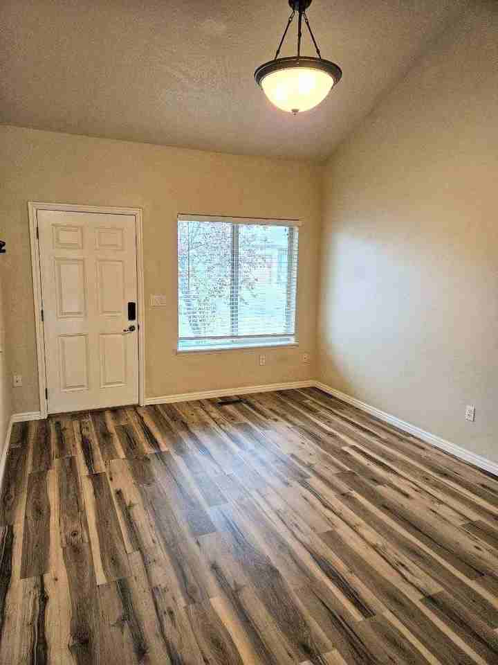 21 Mangum Cir #5 - Photo 3 of 19