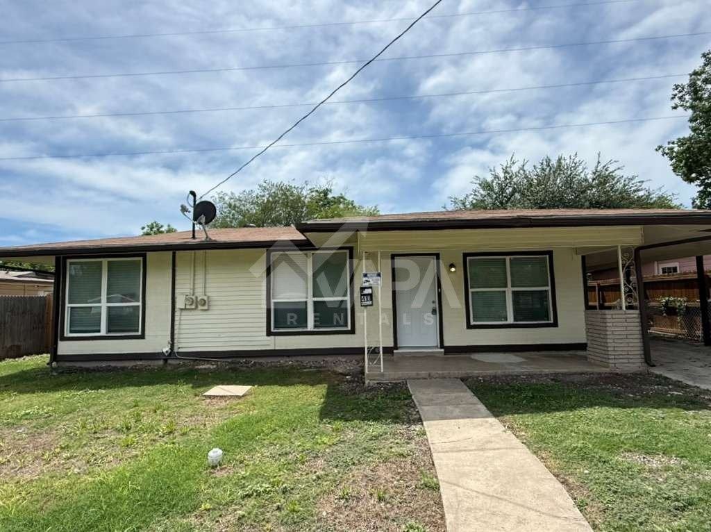 411 Yolanda Dr - Photo 2 of 20