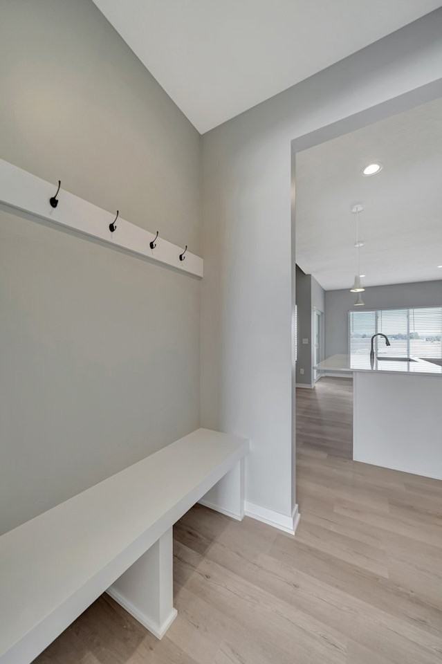 9049 S 42nd St - Photo 7 of 18