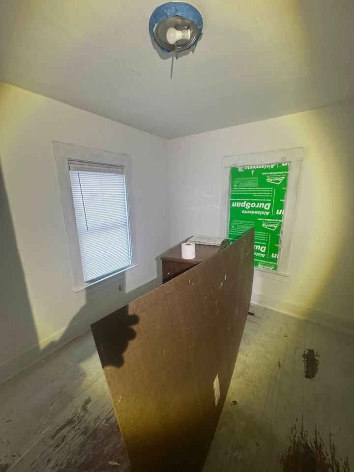834 Remington Ave - Photo 4 of 10