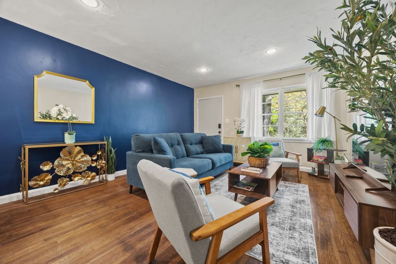 1021 North Ave Ne - Photo 3 of 20