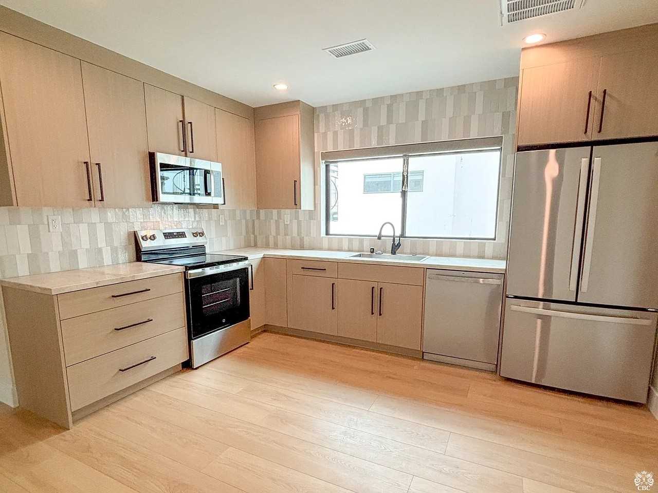 22 6th St #B - Photo 5 of 15