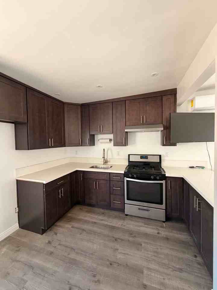 1019 E Grand Ave #3 - Photo 3 of 9