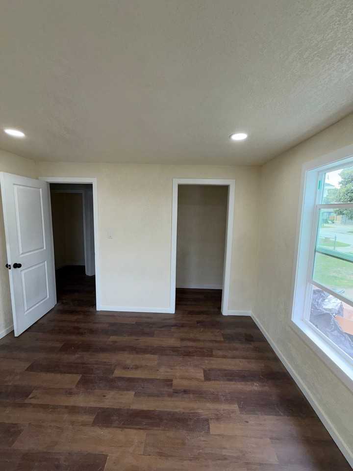 2922 Sw 19th St - Photo 4 of 16