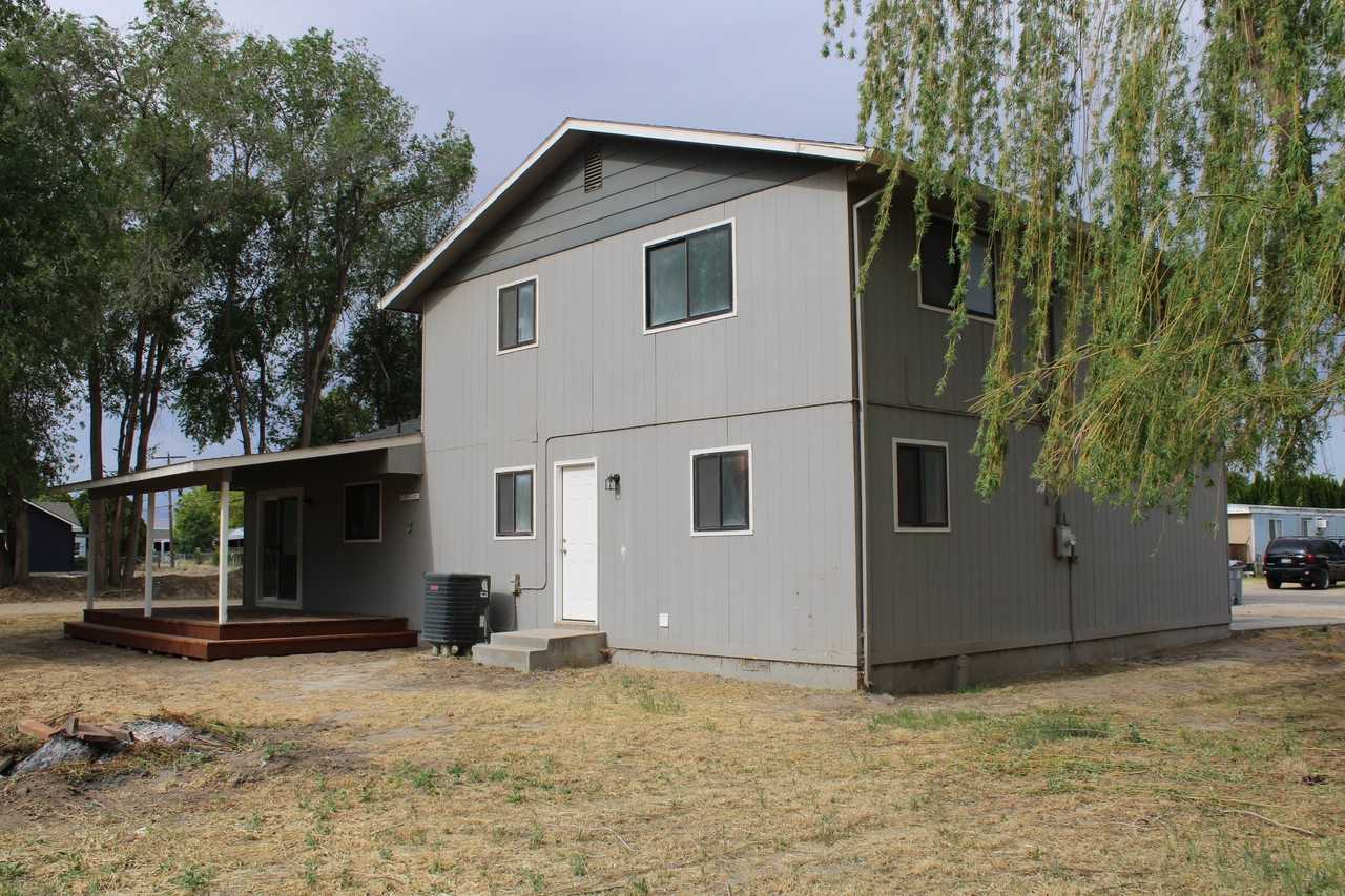 101 S 6th St W - Photo 4 of 20