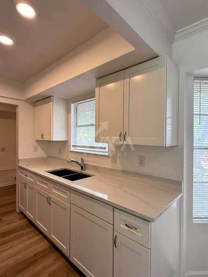 6607 Benhill - Photo 5 of 19
