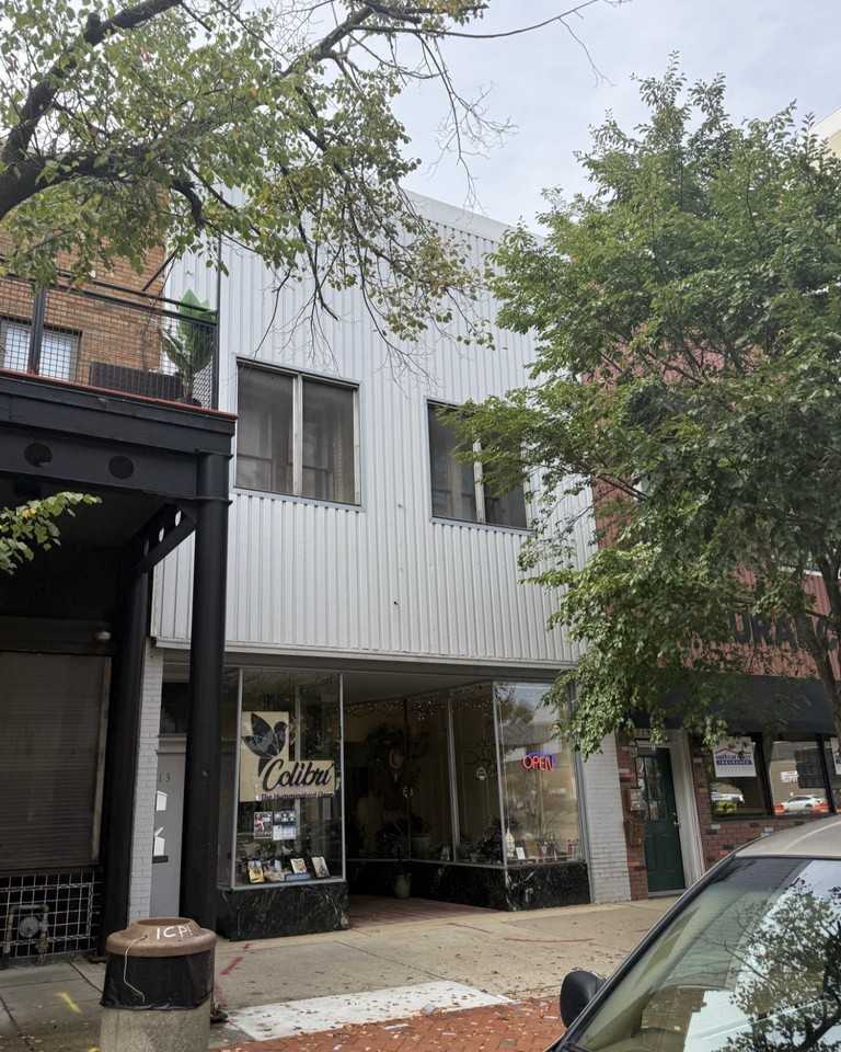 213 N Chicago St #B