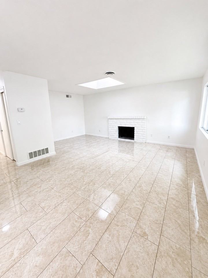2210 San Blas Ct - Photo 3 of 17