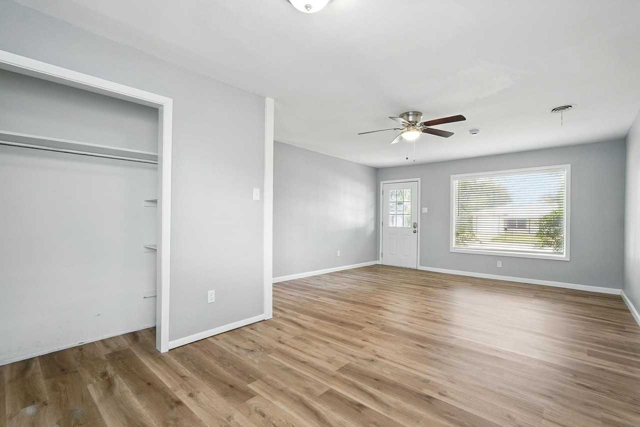 5107 Durango Dr - Photo 4 of 20