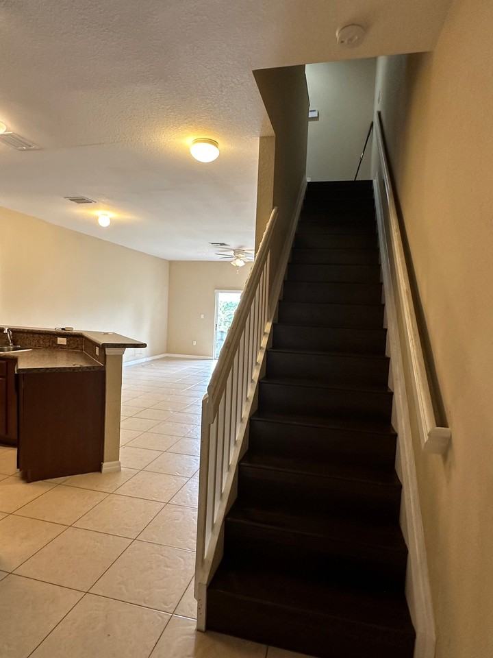 3530 Nwct. - Photo 3 of 20