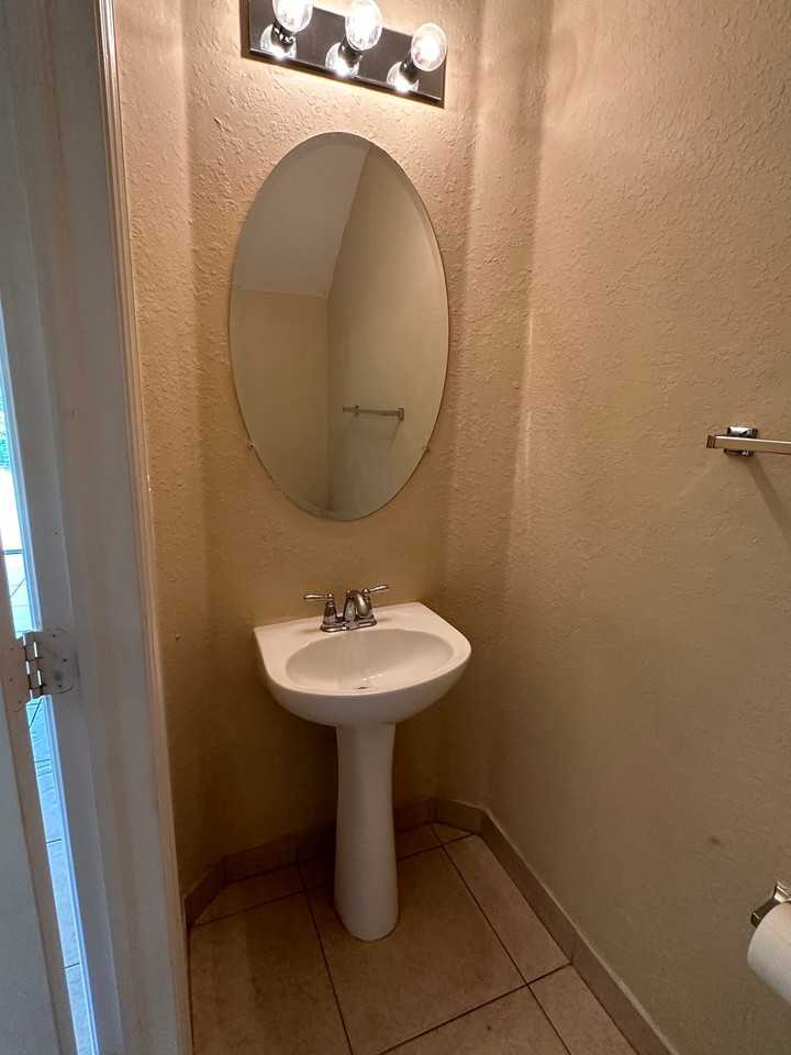3530 Nwct. - Photo 6 of 20