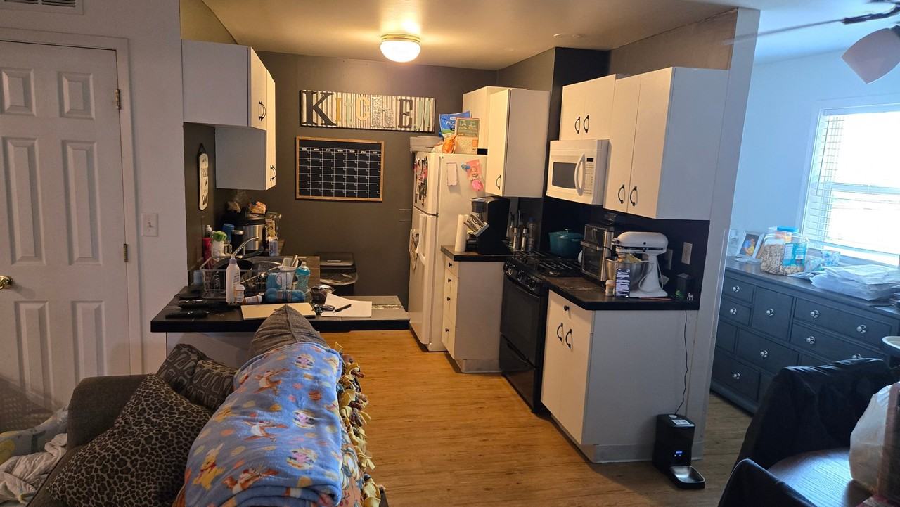 230 3rd Ave - Photo 3 of 11
