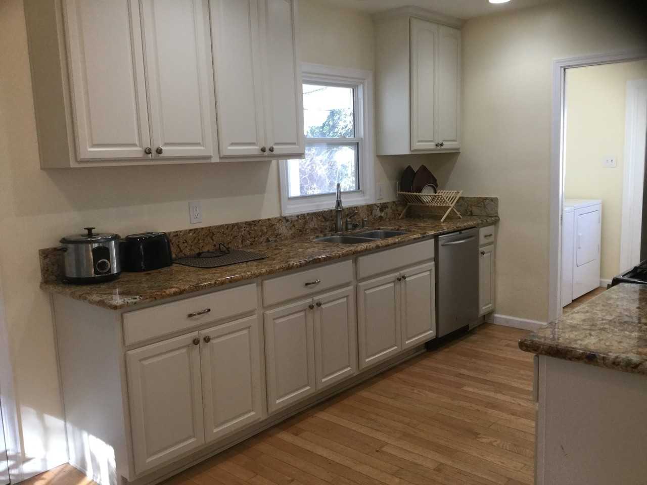 20957 Community St - Photo 7 of 18