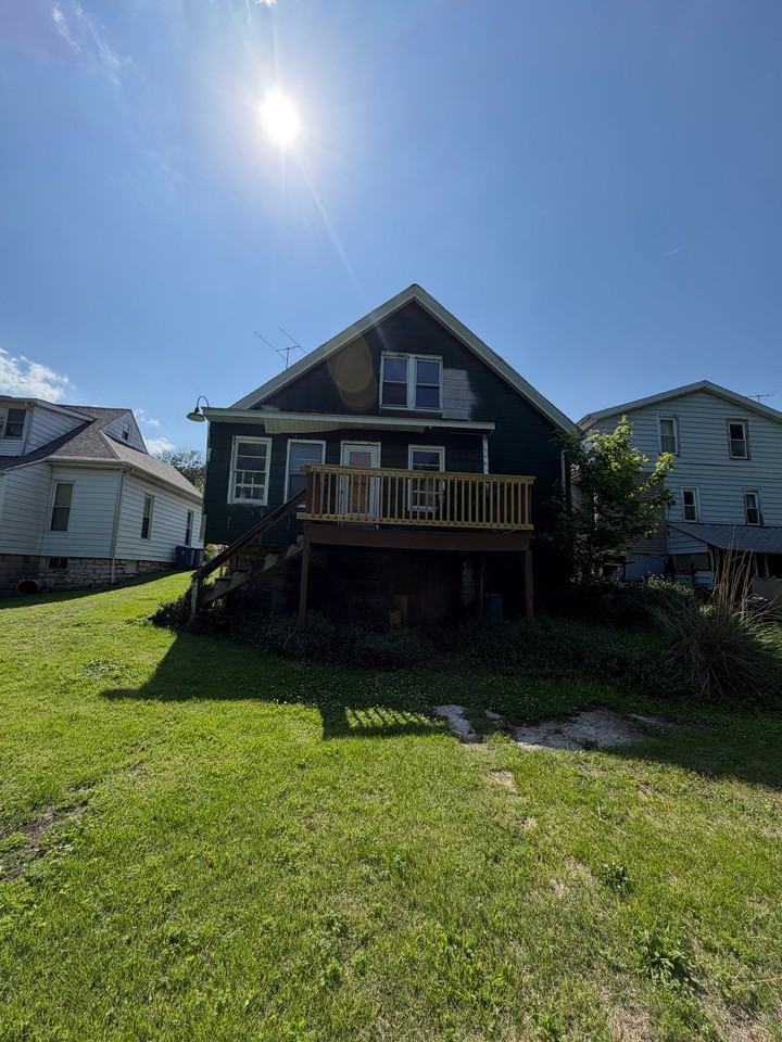1213 Diamond St - Photo 2 of 20