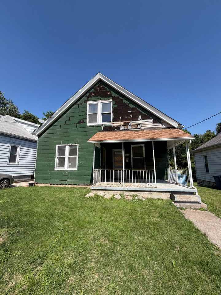 1213 Diamond St - Photo 3 of 20