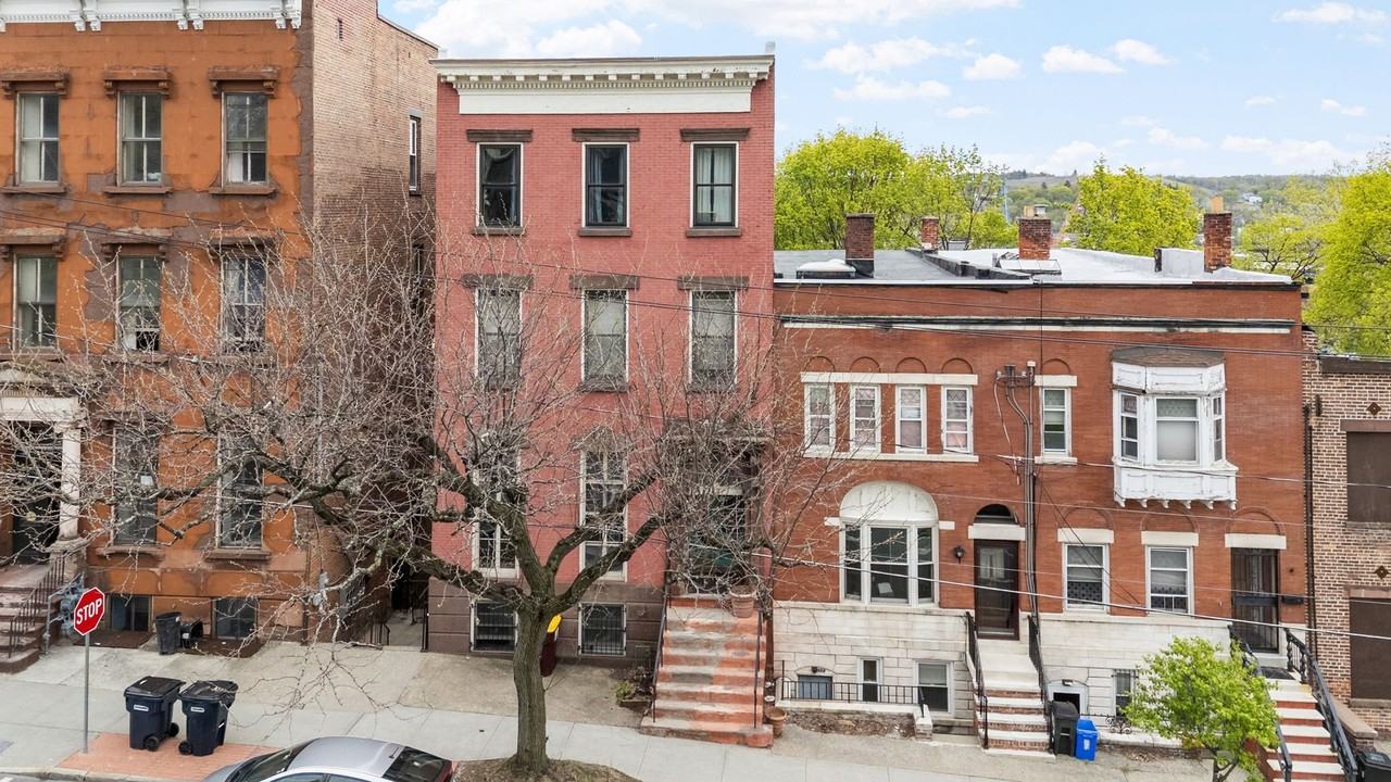 47 Ten Broeck St #B - Photo 2 of 14
