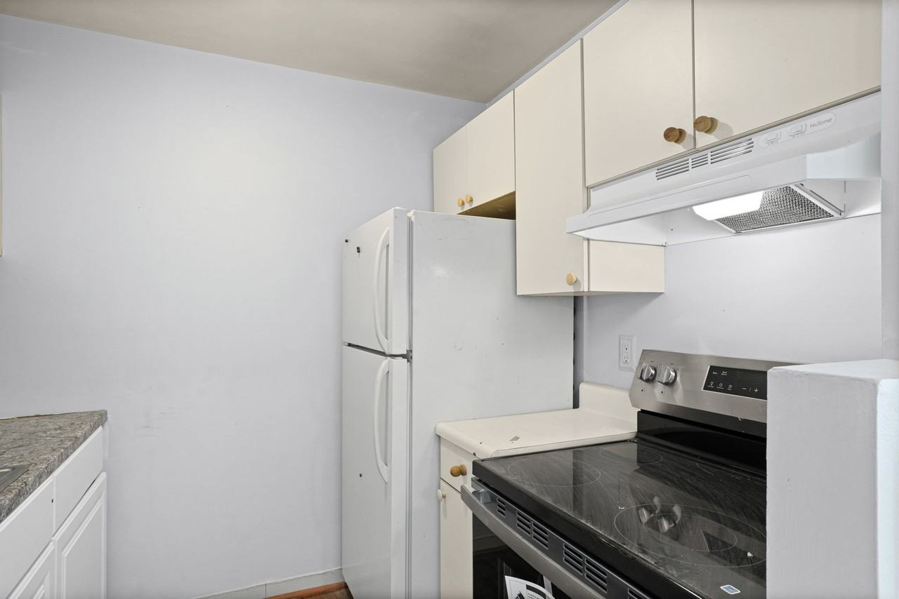 47 Ten Broeck St #B - Photo 5 of 14