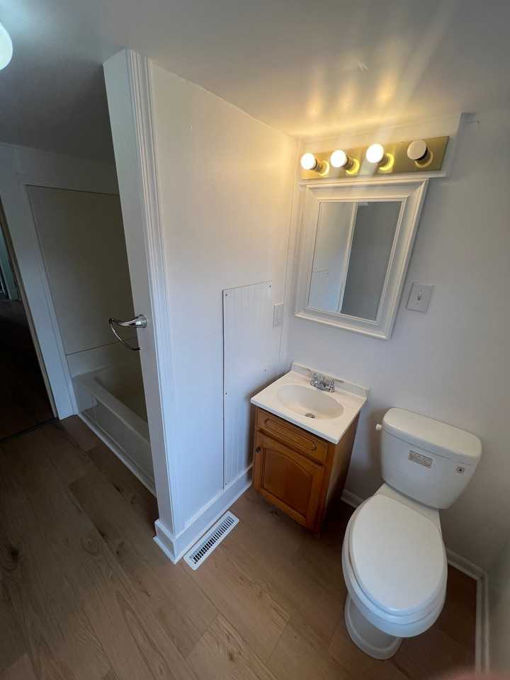 3845 Central Ave - Photo 3 of 7