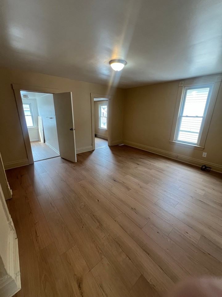 3845 Central Ave - Photo 5 of 7