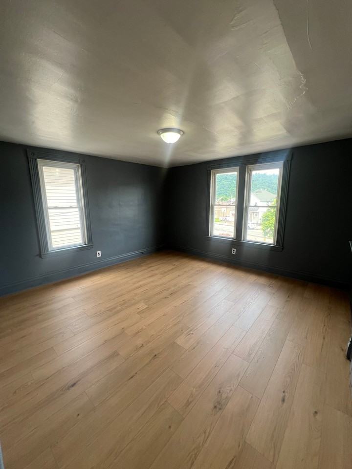 3845 Central Ave - Photo 6 of 7