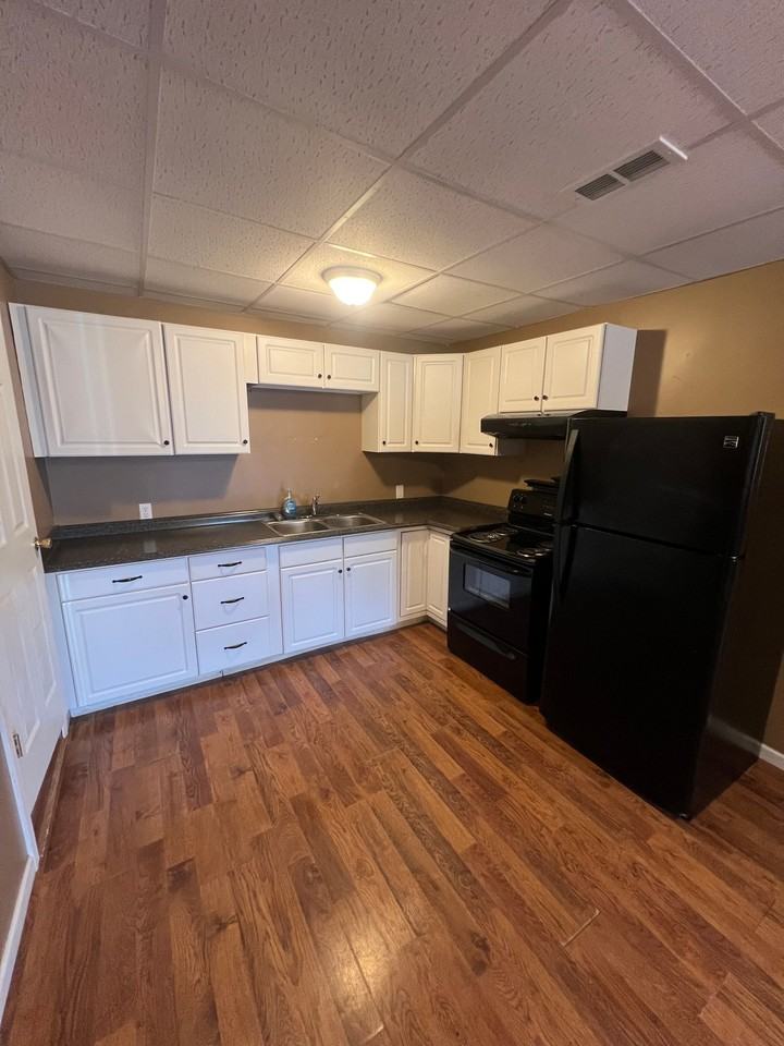 50 E 34th St #REAR