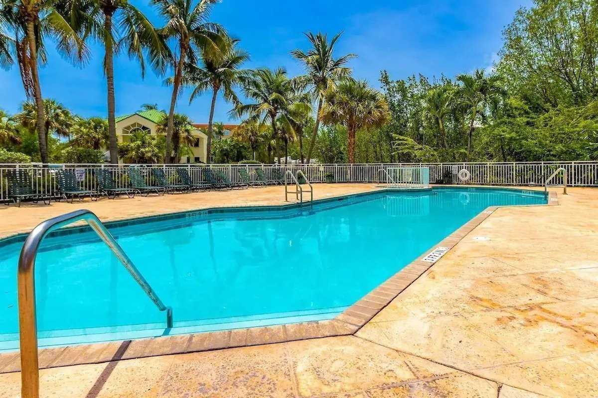 3625 Seaside Dr #25110 - Photo 4 of 19