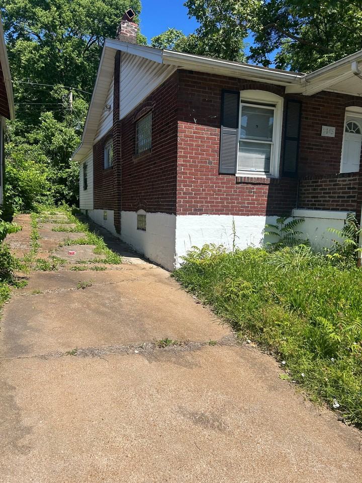 2143 69th St - Photo 3 of 20