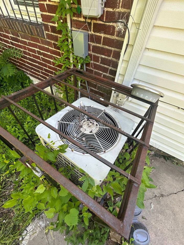2143 69th St - Photo 6 of 20