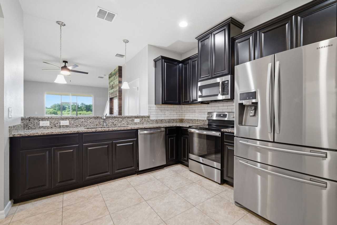 10903 Verawood Dr - Photo 4 of 14