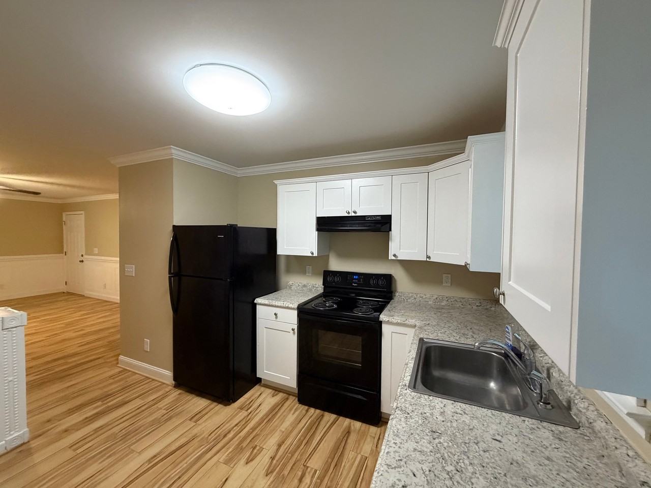 279 Rainey Rd - Photo 6 of 12