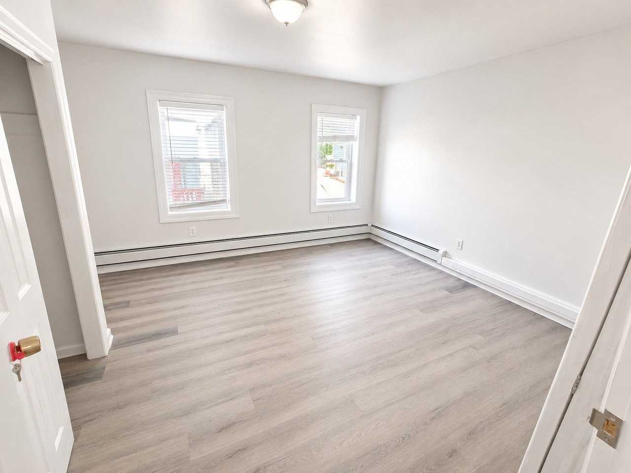 121 Brookside Ave #1F - Photo 2 of 13
