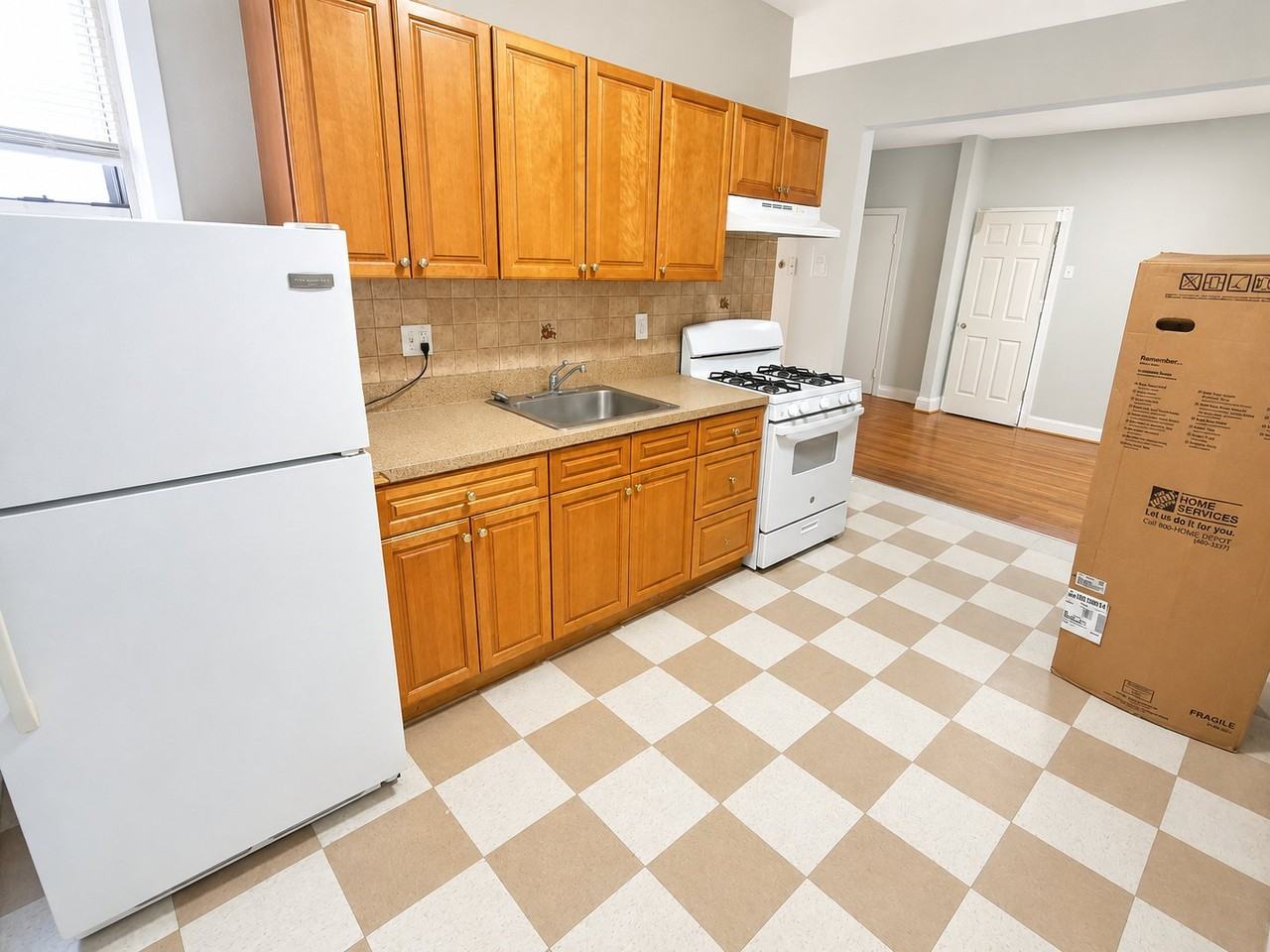 383 Clifton Ave #R1 - Photo 4 of 6