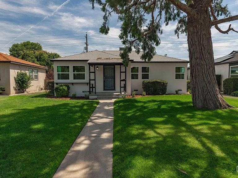 2907 Truxtun Ave - Photo 3 of 12