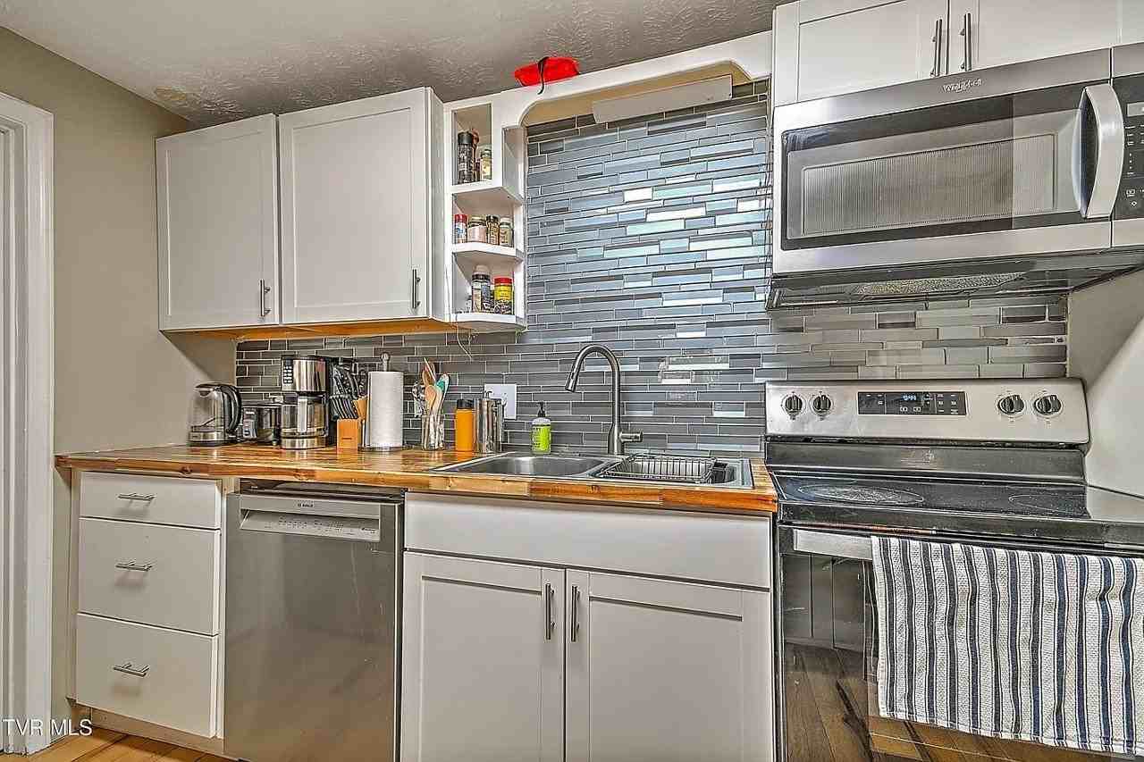 70101 W Locust St - Photo 4 of 14