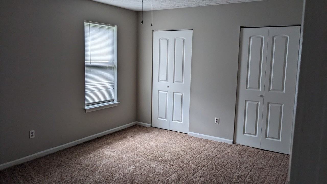 5520 Gladiator Way - Photo 4 of 10