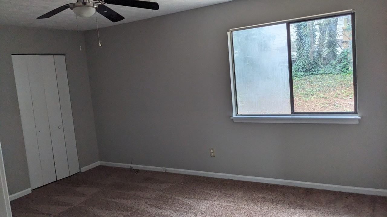 5520 Gladiator Way - Photo 5 of 10