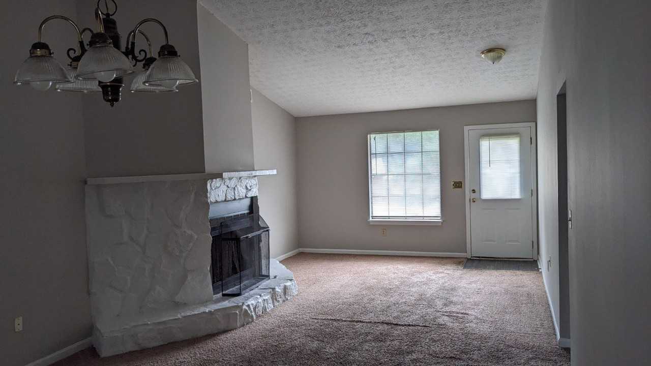 5520 Gladiator Way - Photo 6 of 10