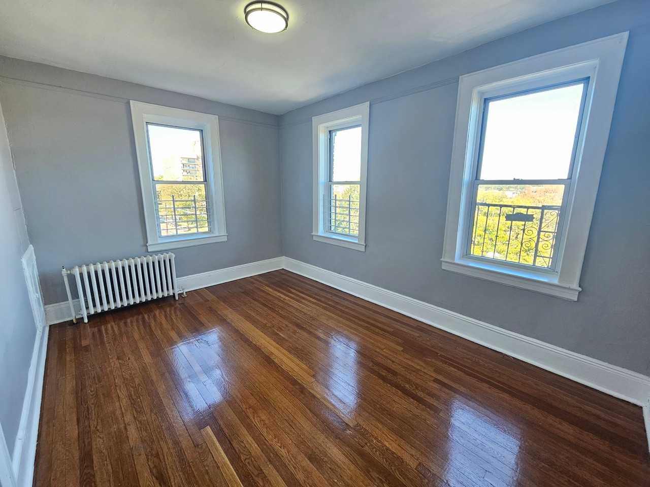 758 Jersey Ave #E - Photo 4 of 10