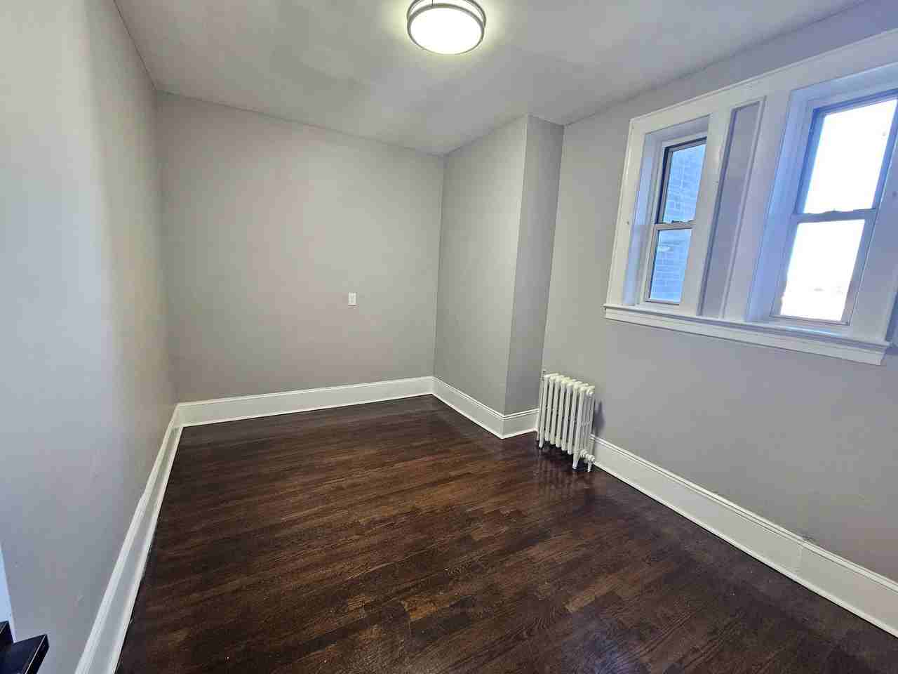 758 Jersey Ave #E - Photo 5 of 10
