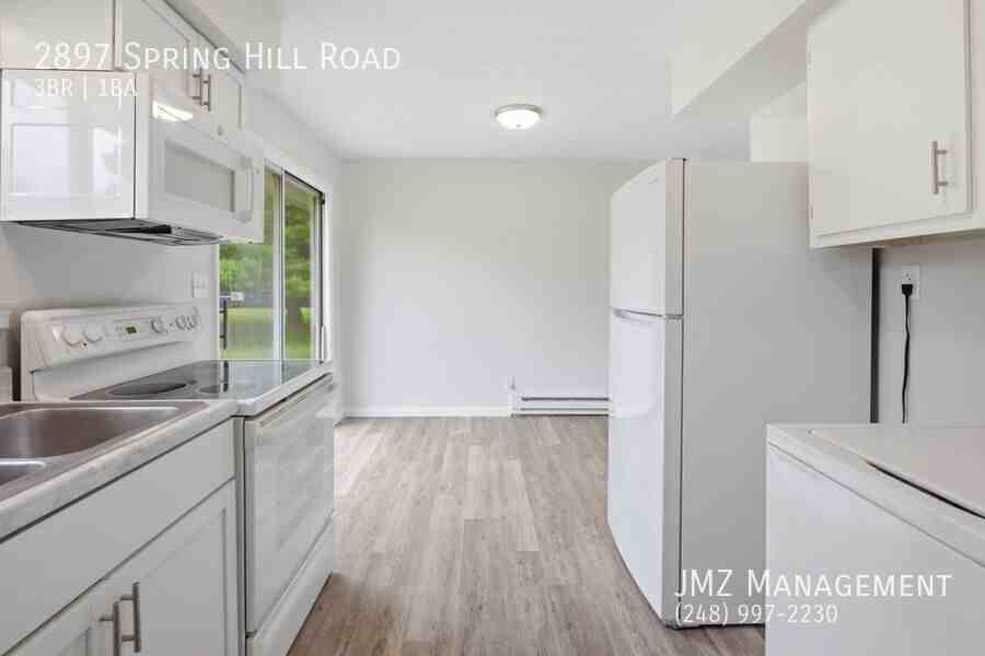 2897 Spring Hill Dr - Photo 2 of 26