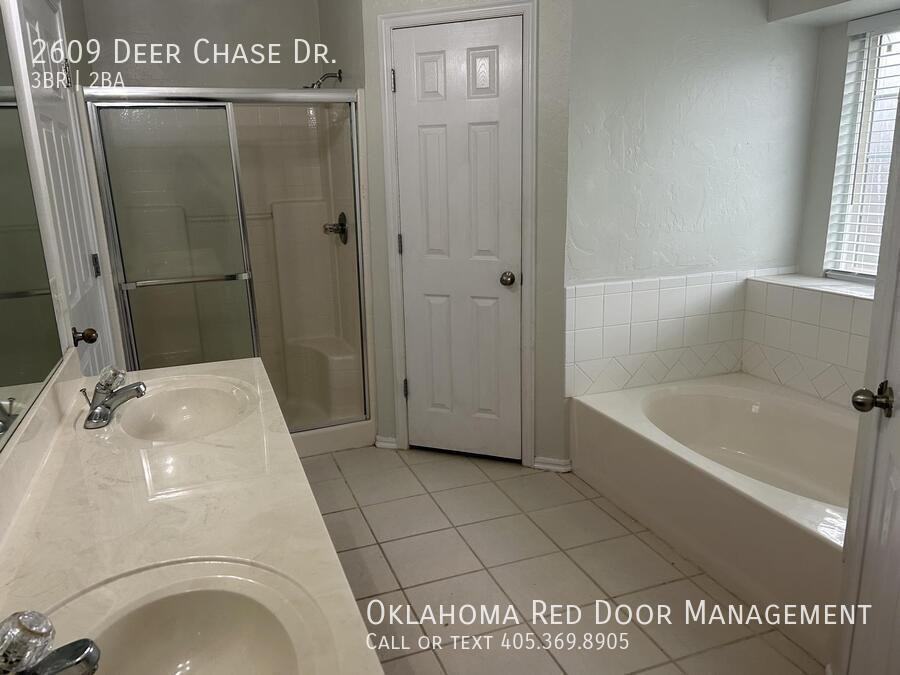 2609 Deer Chase Dr - Photo 4 of 16