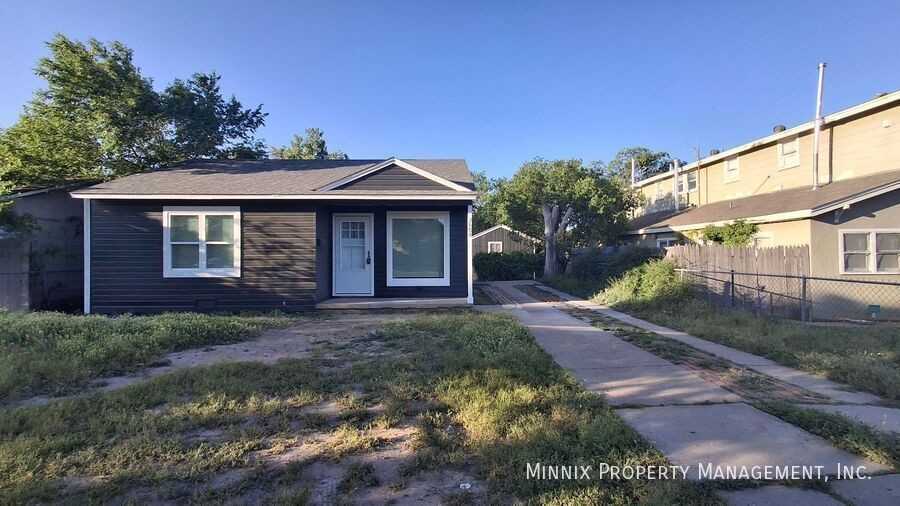 2608 6th Ave - Photo 2 of 17