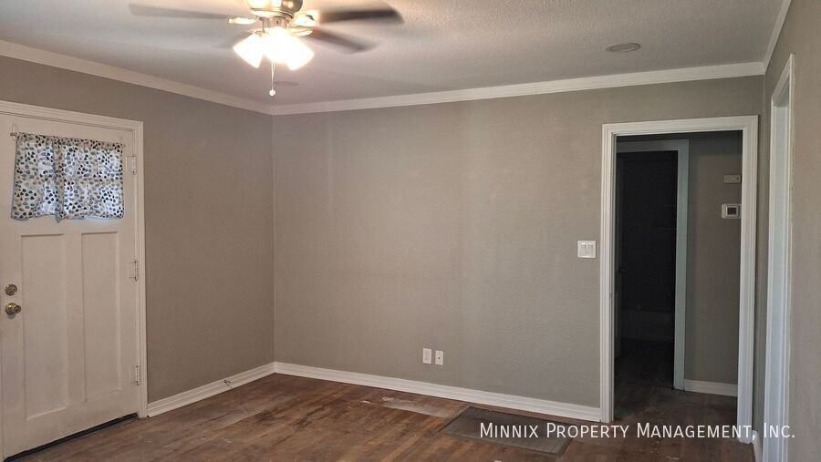 2608 6th Ave - Photo 5 of 17